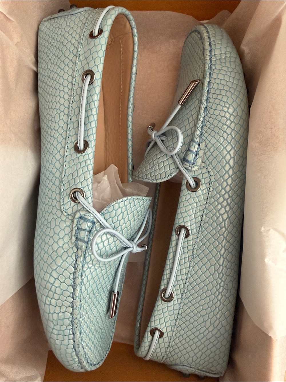 TOD'S Leather Loafers Gommino Driving Shoe Pale Blue EU-Sz 39 US 8.5-9 - Picture 4 of 16
